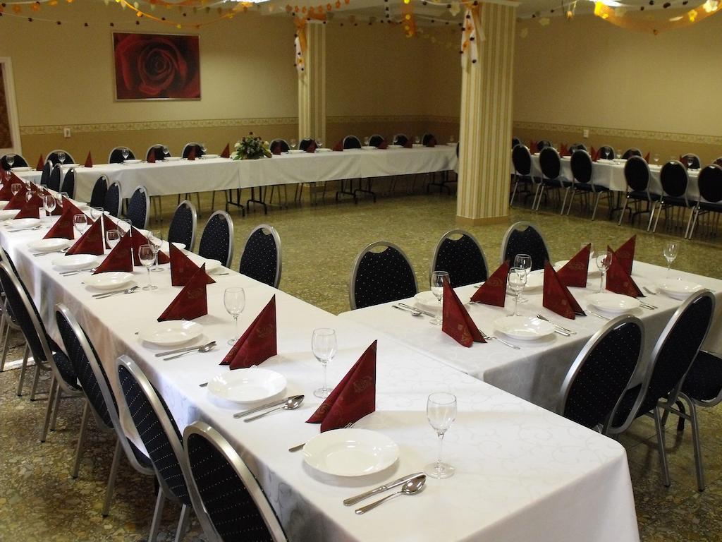 Vasvirag Hotel Celldömölk Dış mekan fotoğraf