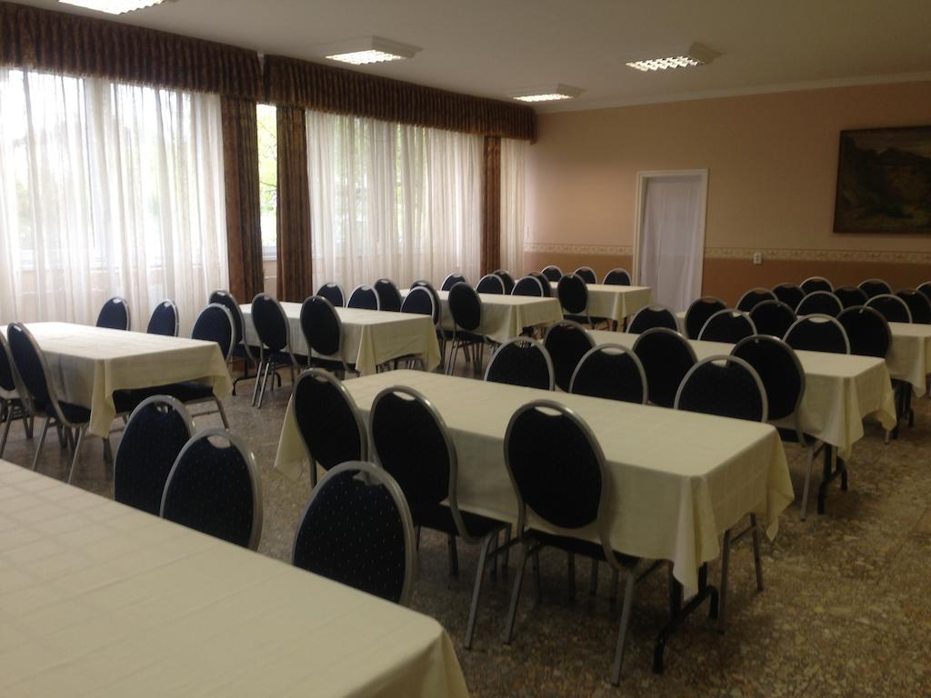 Vasvirag Hotel Celldömölk Dış mekan fotoğraf